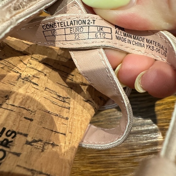 NWT MICHAEL KORS toddler girls light pink sandals (size 7) - Picture 3 of 4